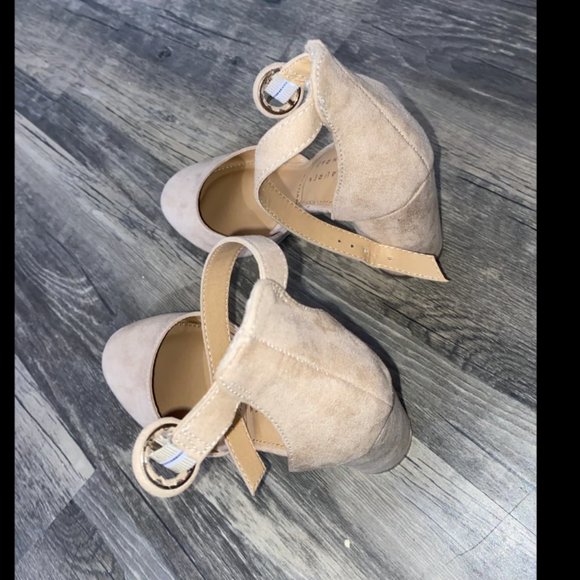 Women’s size 5.5 Nude Hydrangea heels, Lauren Conrad - Picture 4 of 5